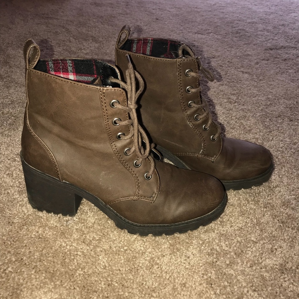 Adorable heeled boots!